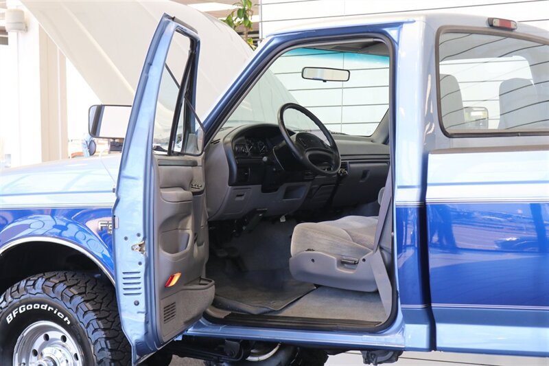 Used 1997 Ford F250 4x4 Regular Cab Heavy Duty image 54