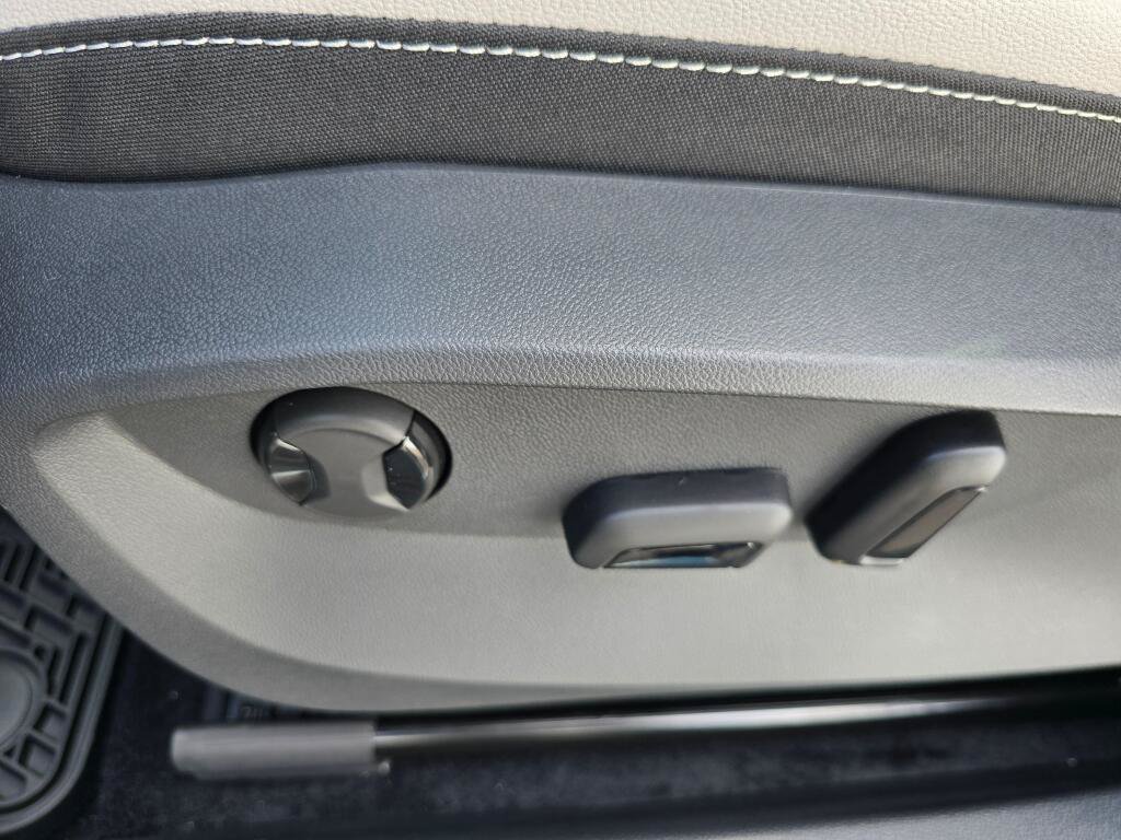 New 2026 Volkswagen Taos SE AWD/4WD image 21