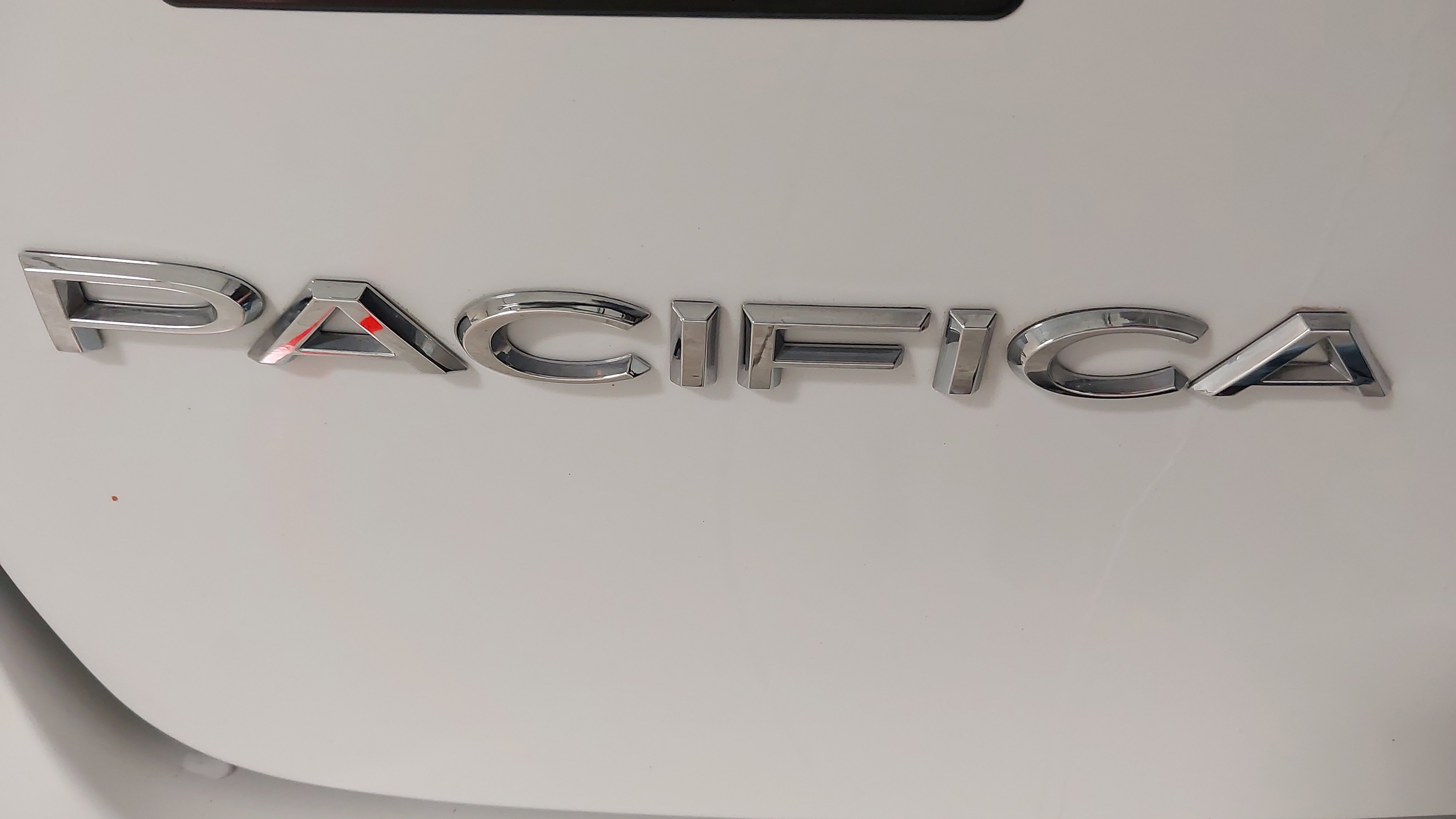 Used 2022 Chrysler Pacifica Touring-L w/ Uconnect Theater Family Group FWD image 17