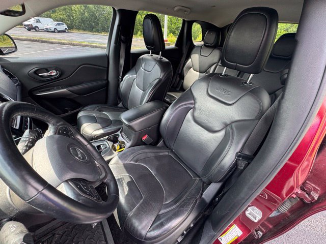 Used 2019 Jeep Cherokee Limited w/ Luxury Group AWD/4WD image 9