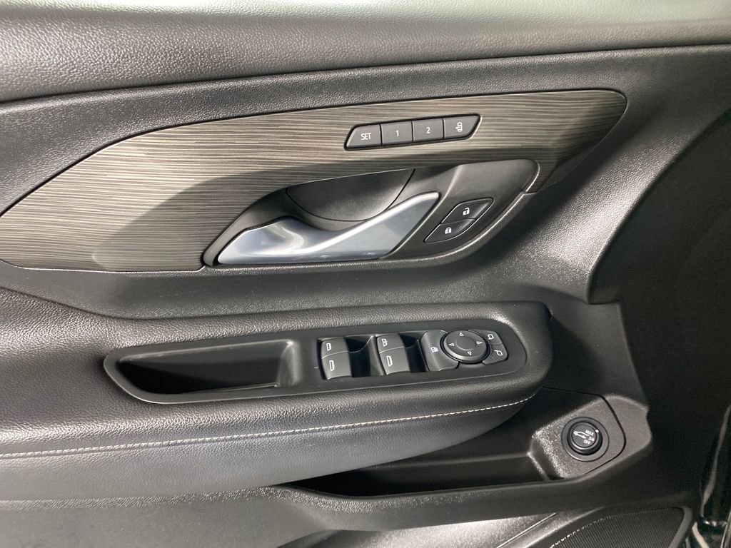 Used 2022 GMC Terrain SLT image 12