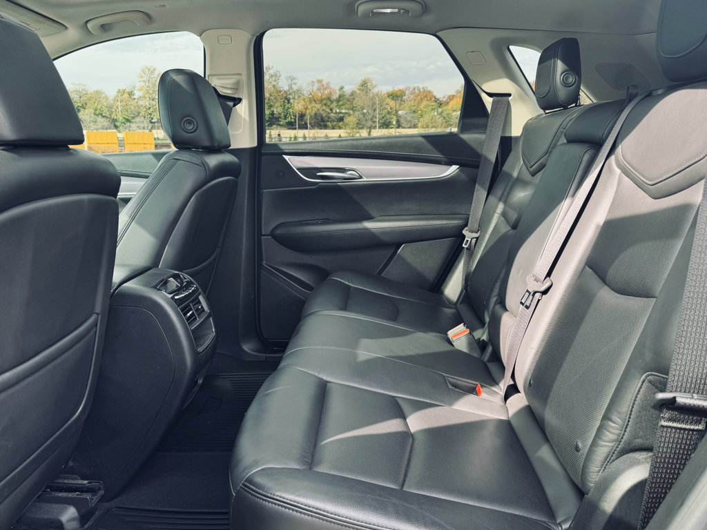 Used 2017 Cadillac XT5 Luxury w/ Driver Awareness Package image 26