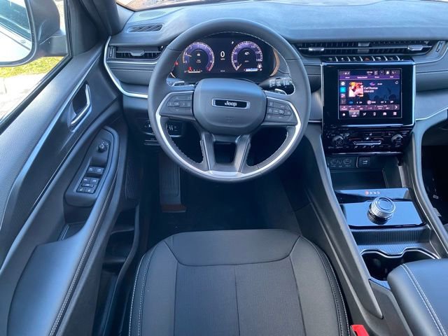 New 2025 Jeep Grand Cherokee Laredo X w/ Luxury Tech Group I AWD/4WD image 36