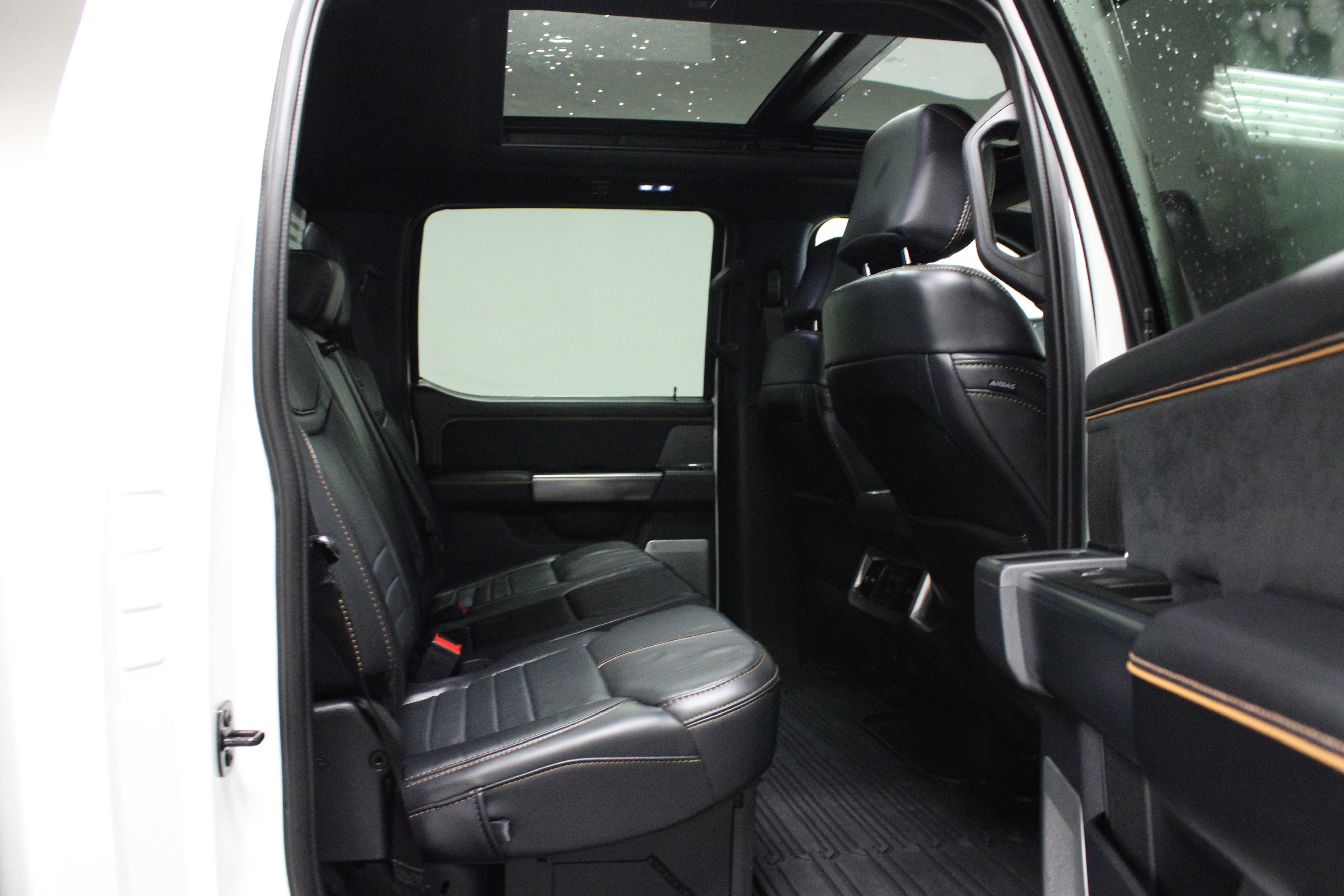 Used 2024 Ford F350 Platinum image 15