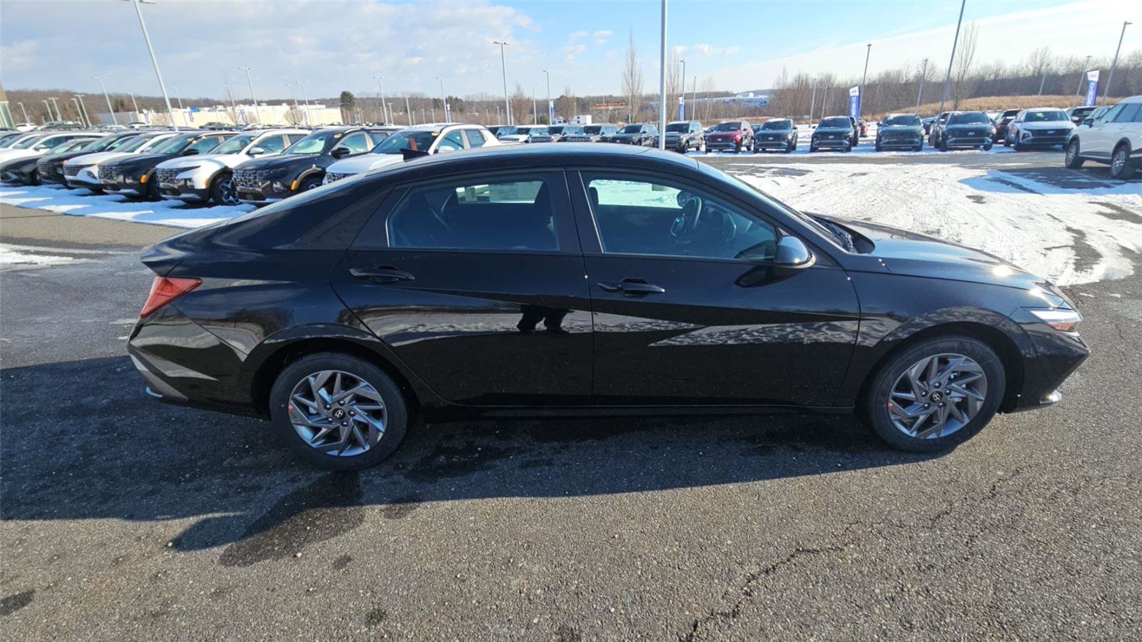 New 2026 Hyundai Elantra Blue image 8