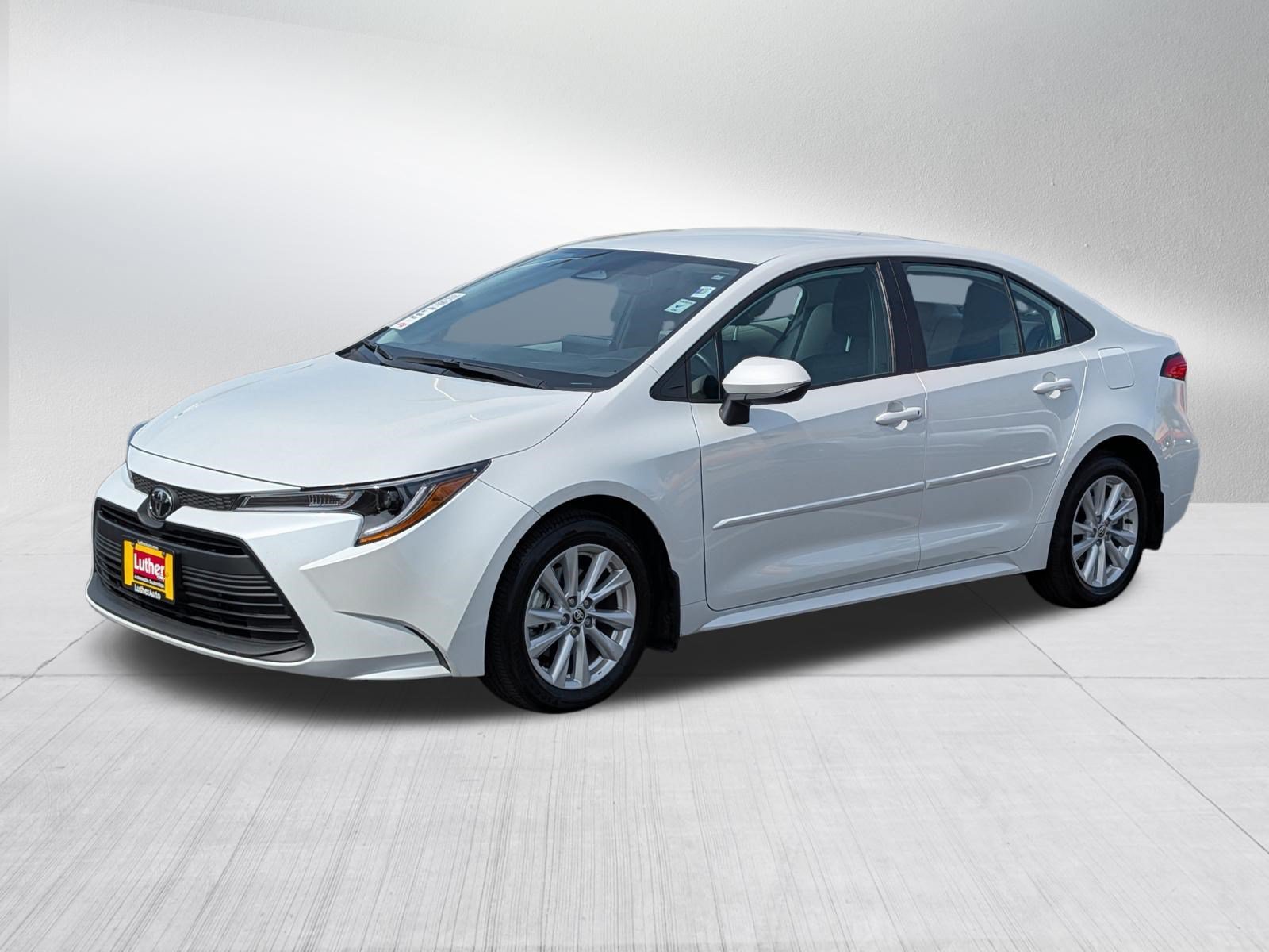 Used 2025 Toyota Corolla LE w/ LE Premium Package FWD image 3