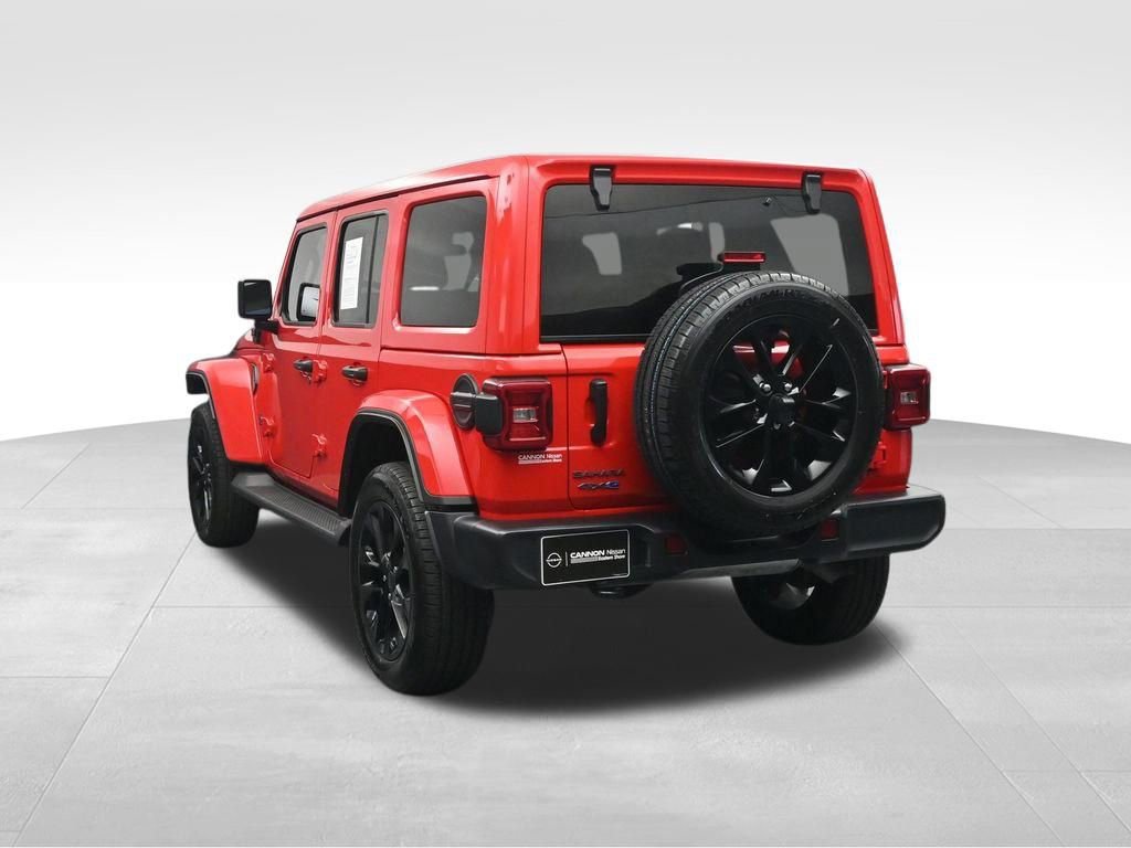 Used 2025 Jeep Wrangler Unlimited Sahara AWD/4WD image 4