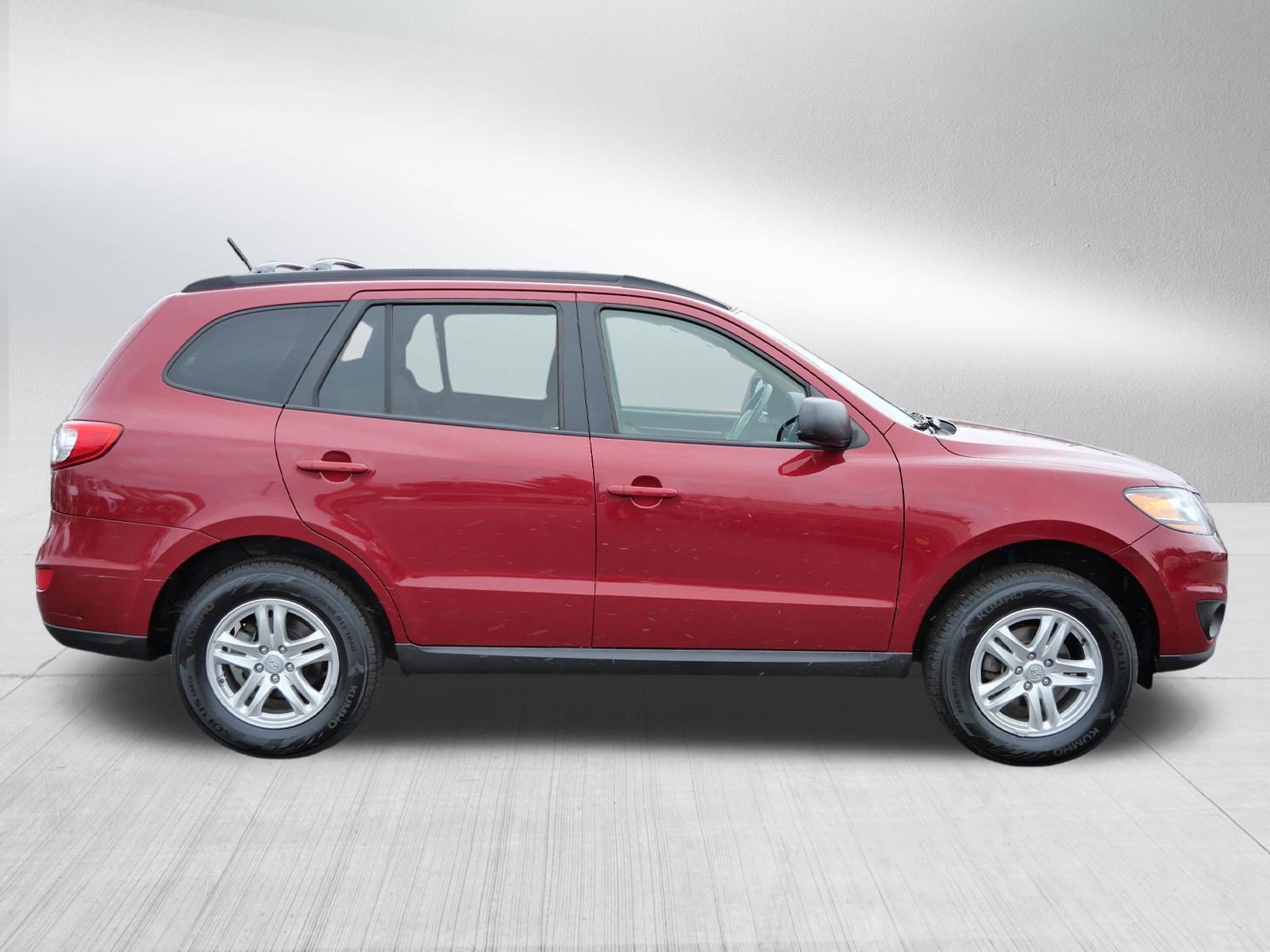 Used 2011 Hyundai Santa Fe GLS image 8