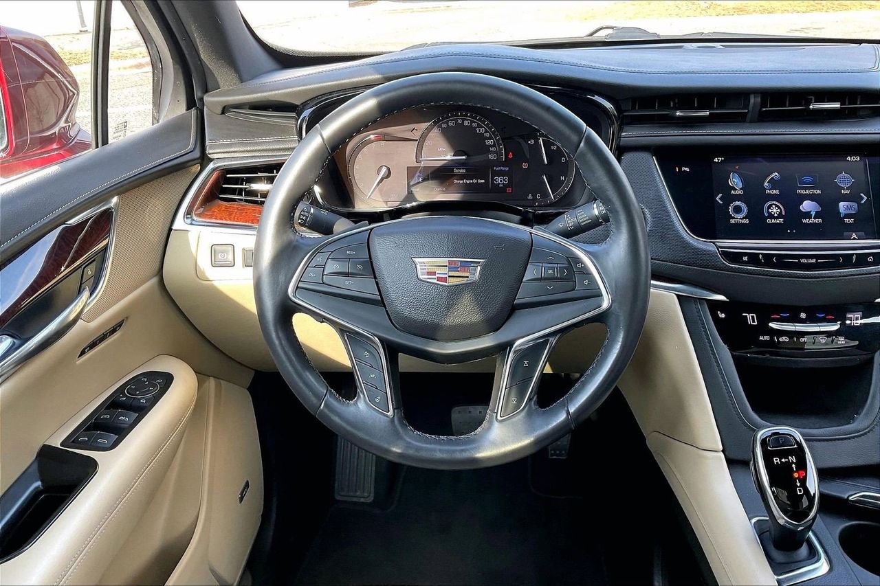 Used 2017 Cadillac XT5 Luxury w/ Driver Awareness Package image 10