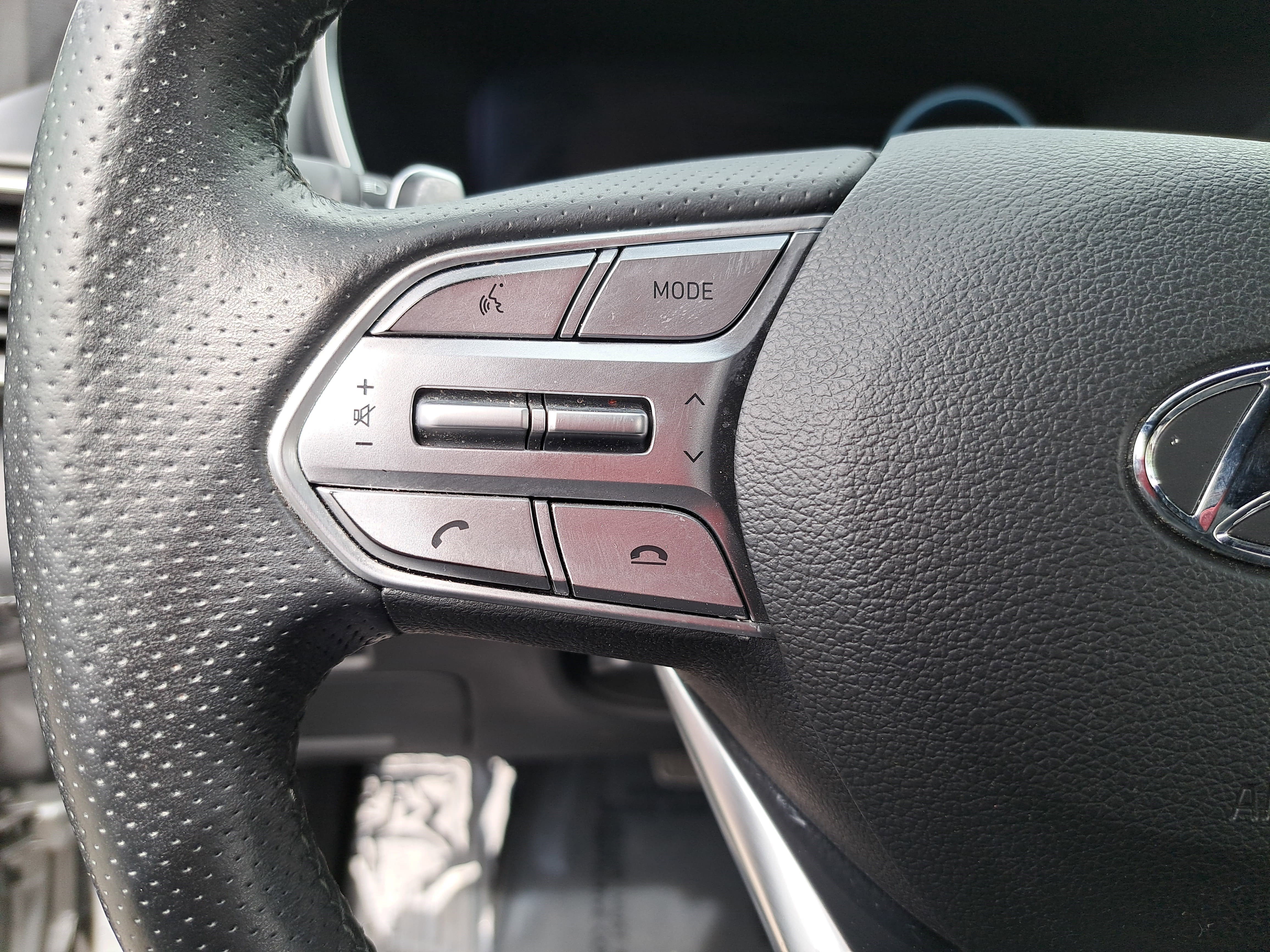 Used 2023 Hyundai Santa Fe Calligraphy FWD image 17