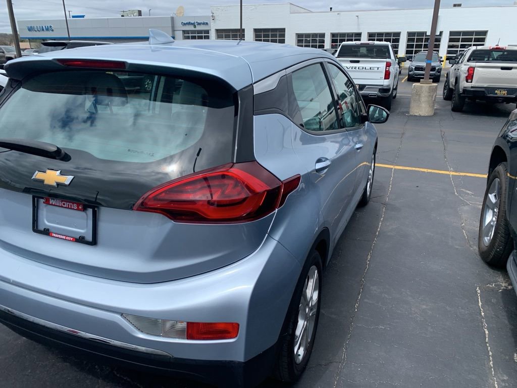 Used 2017 Chevrolet Bolt LT FWD image 6