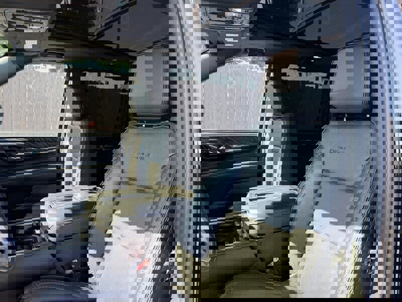 Used 2023 GMC Yukon XL Denali image 18