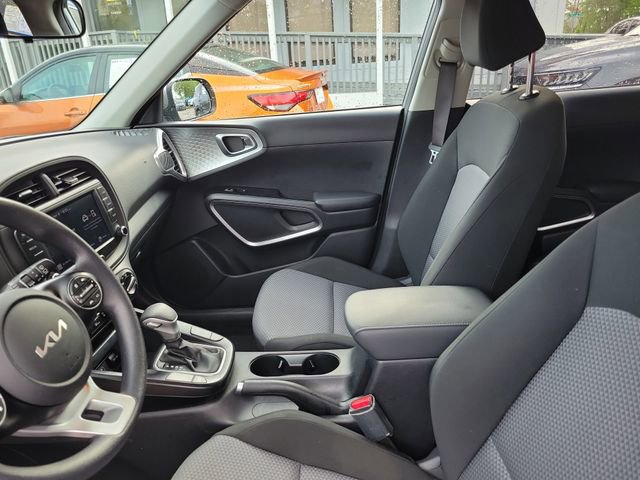 Used 2024 Kia Soul LX image 13