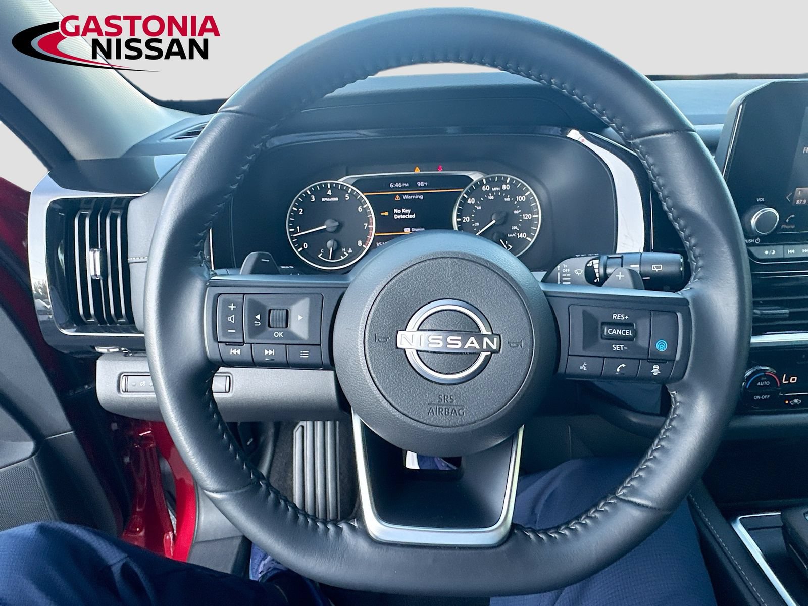 Used 2024 Nissan Pathfinder SV FWD image 14