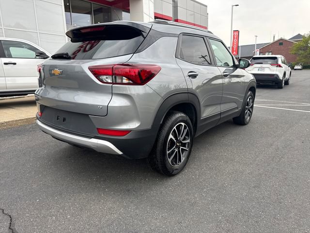 Used 2025 Chevrolet TrailBlazer LT AWD/4WD image 3