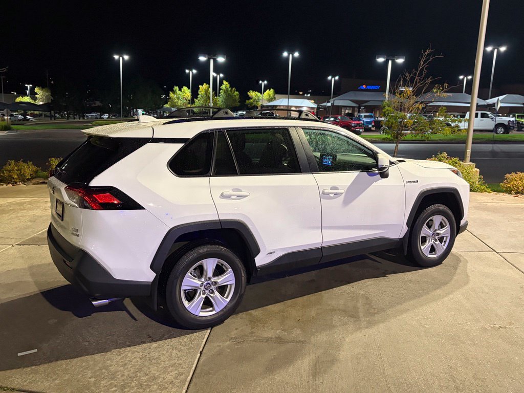 Used 2021 Toyota RAV4 XLE w/ Convenience Package AWD/4WD image 9