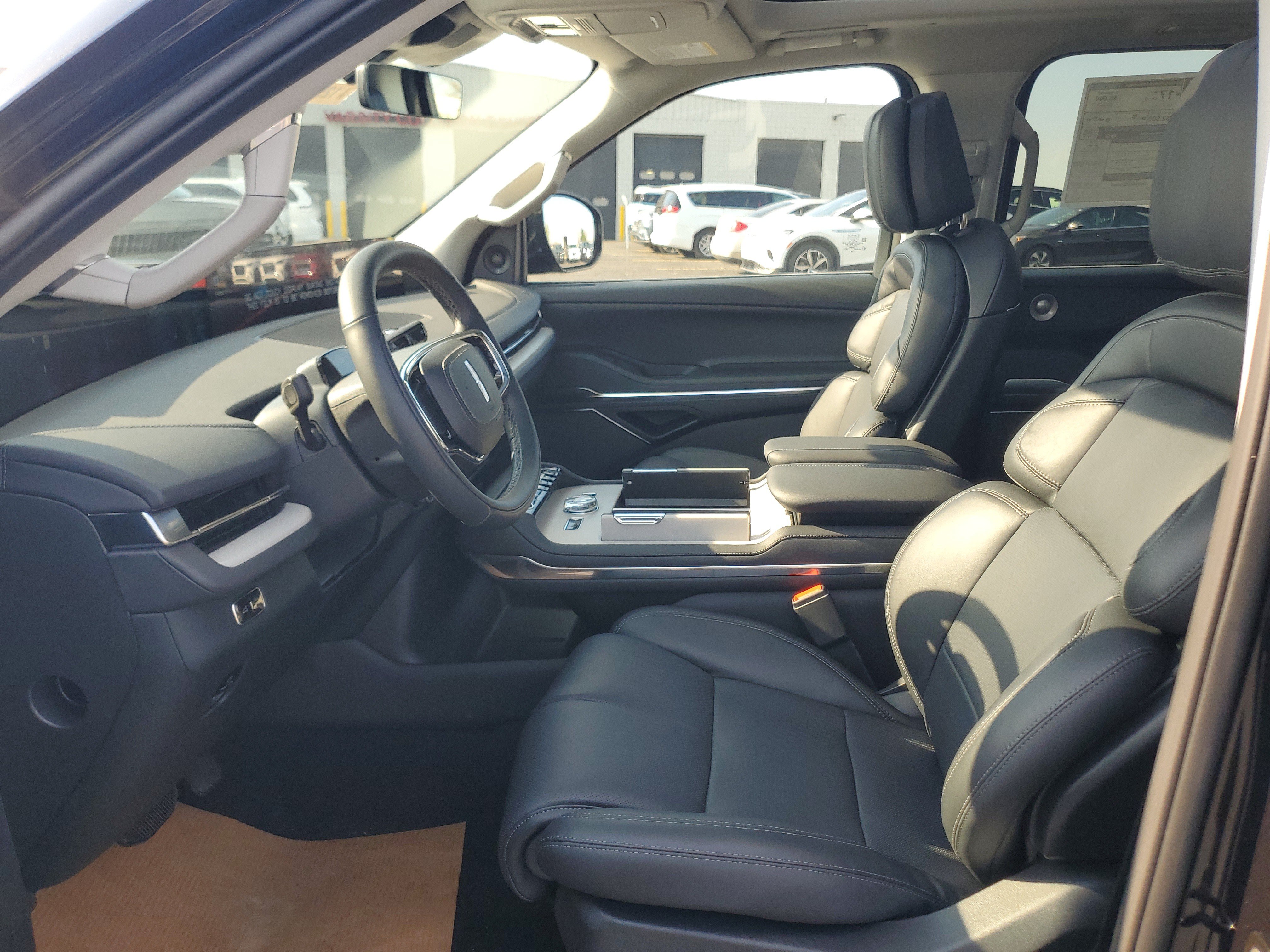 New 2026 Lincoln Navigator L Reserve AWD/4WD image 12