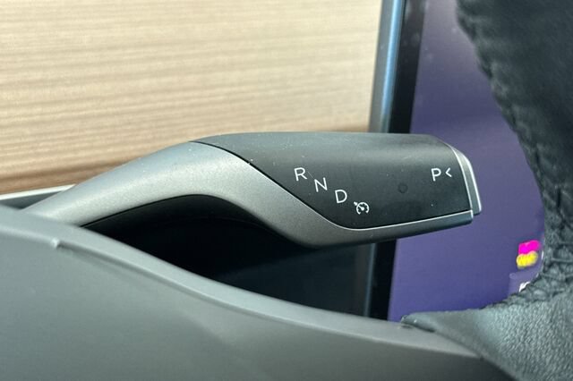 Used 2024 Tesla Model Y Long Range AWD/4WD image 22