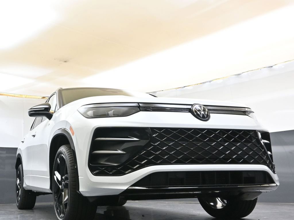 New 2026 Volkswagen Tiguan SE R-Line image 35