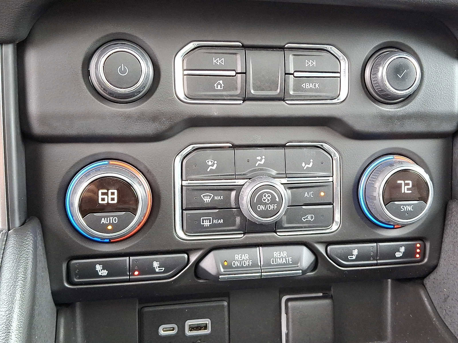 Used 2022 Chevrolet Tahoe Z71 w/ Luxury Package image 19