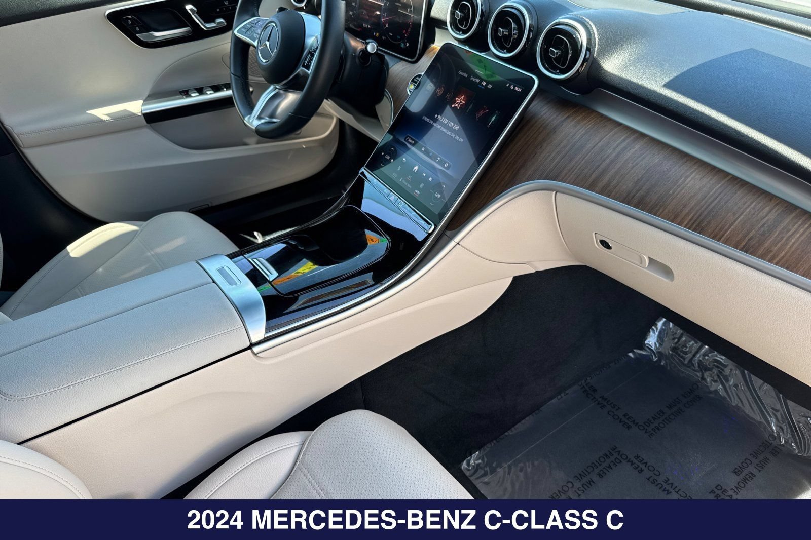 Used 2024 Mercedes-Benz C 300 4MATIC Sedan image 16