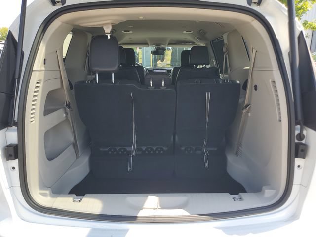 Used 2024 Chrysler Pacifica Touring-L AWD/4WD image 9