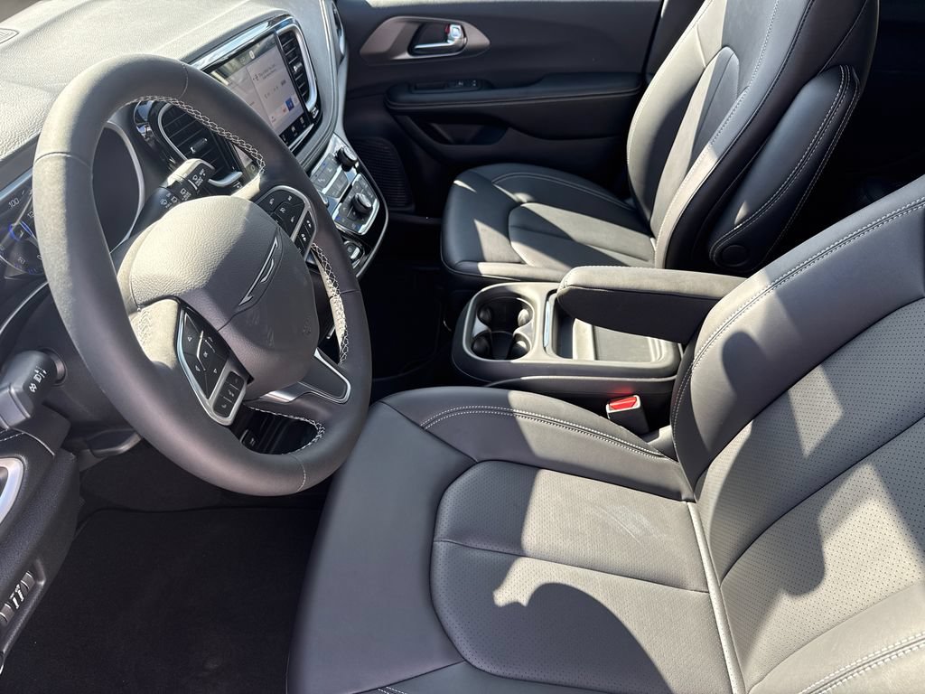 New 2027 Chrysler Pacifica Select FWD image 20
