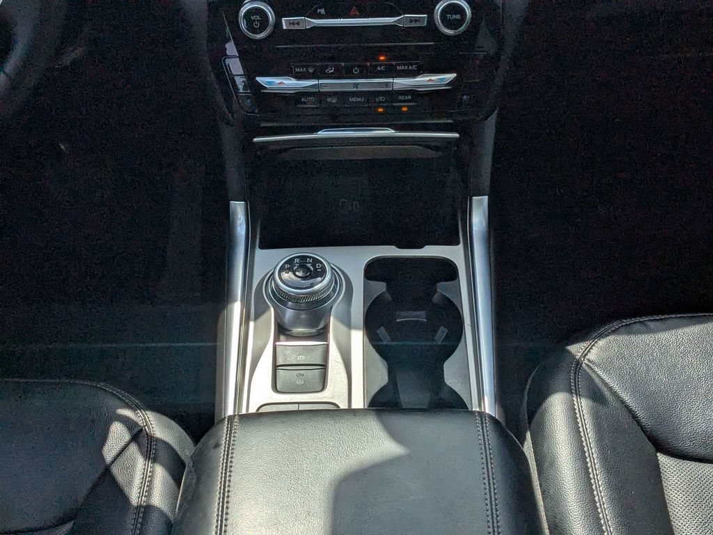 Used 2024 Ford Explorer Limited w/ Limited Technology Package RWD image 19