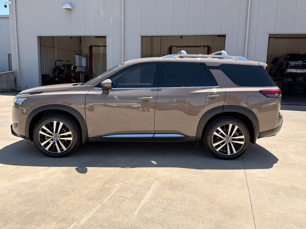 Certified 2023 Nissan Pathfinder Platinum w/ Lighting Package (N92) AWD/4WD image 6