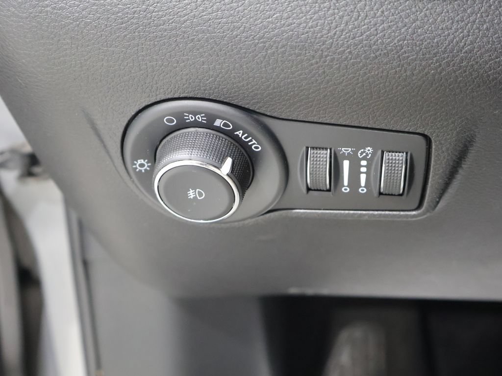 Certified 2023 Jeep Compass Latitude AWD/4WD image 34