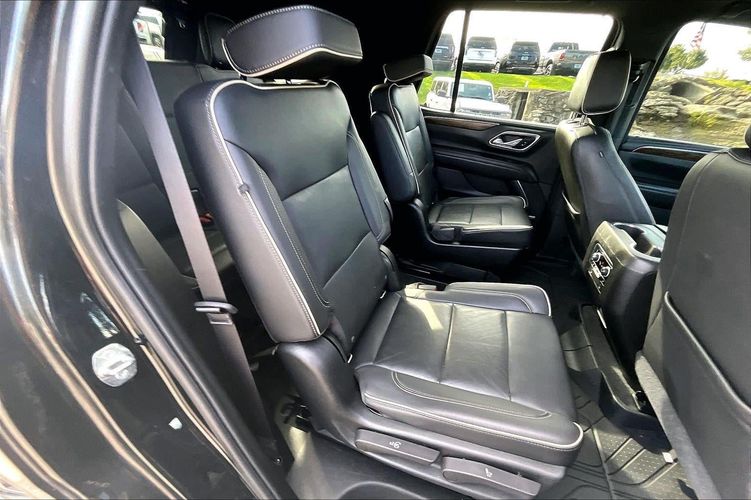 Used 2021 Chevrolet Tahoe Premier w/ Premium Package AWD/4WD image 22