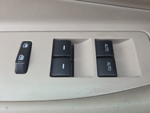 Used 2012 Ford Taurus Limited image 24