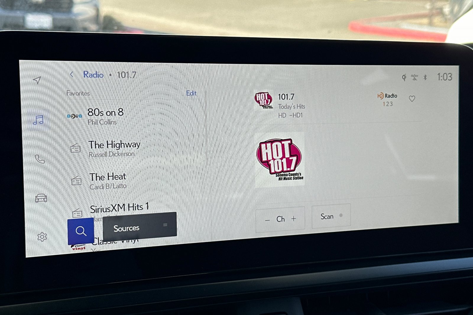 New 2026 Lexus UX 300h FWD image 18