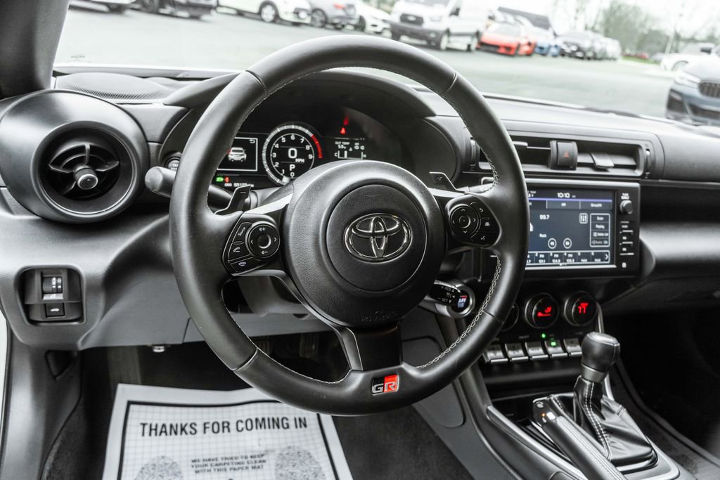 Used 2024 Toyota GR86 RWD image 9