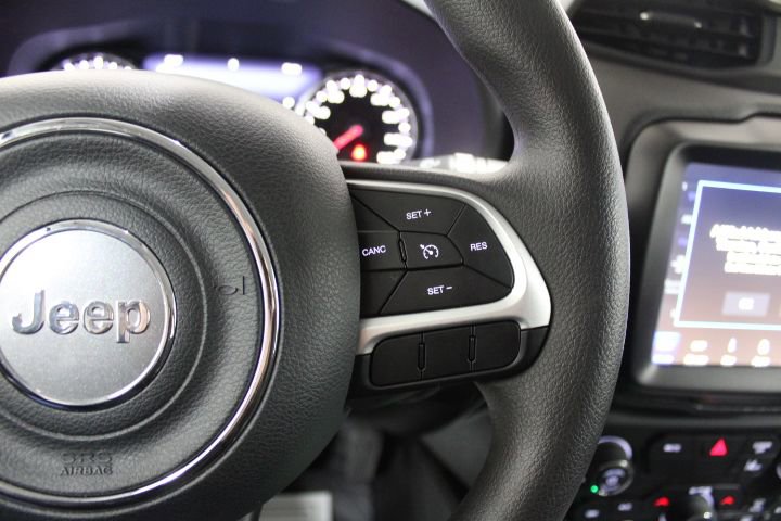 Used 2023 Jeep Renegade Latitude image 29