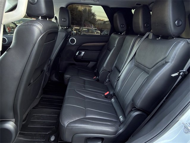 Used 2018 Land Rover Discovery HSE image 27