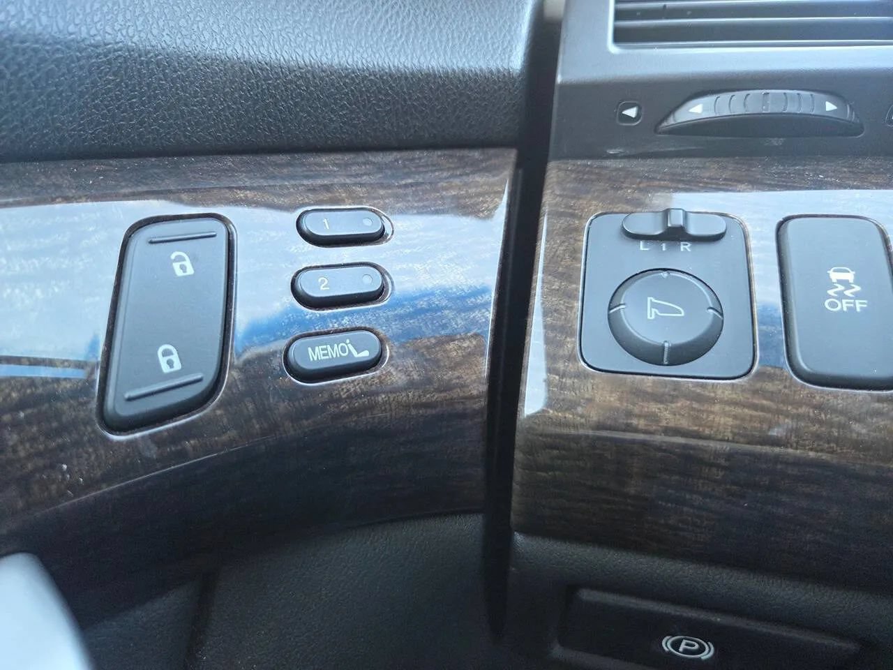Used 2012 Acura MDX w/ Technology Package AWD/4WD image 20