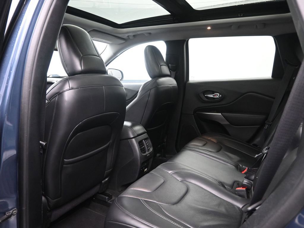 Used 2020 Jeep Cherokee Limited image 26