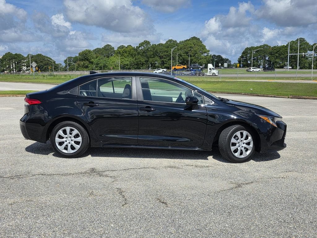 Used 2024 Toyota Corolla LE FWD image 30