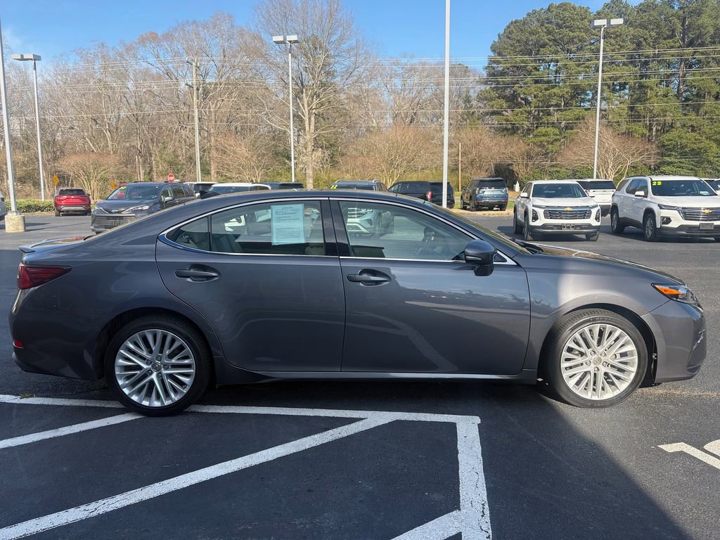 Used 2016 Lexus ES 350 w/ Luxury Package w/Wood Trim image 4