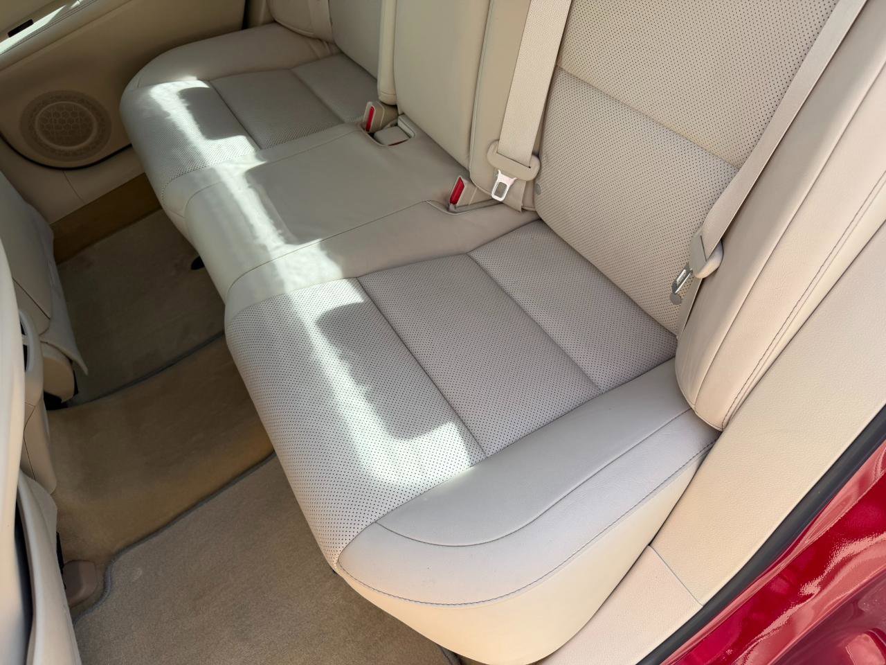 Used 2014 Lexus ES 350 w/ Luxury Package FWD image 36