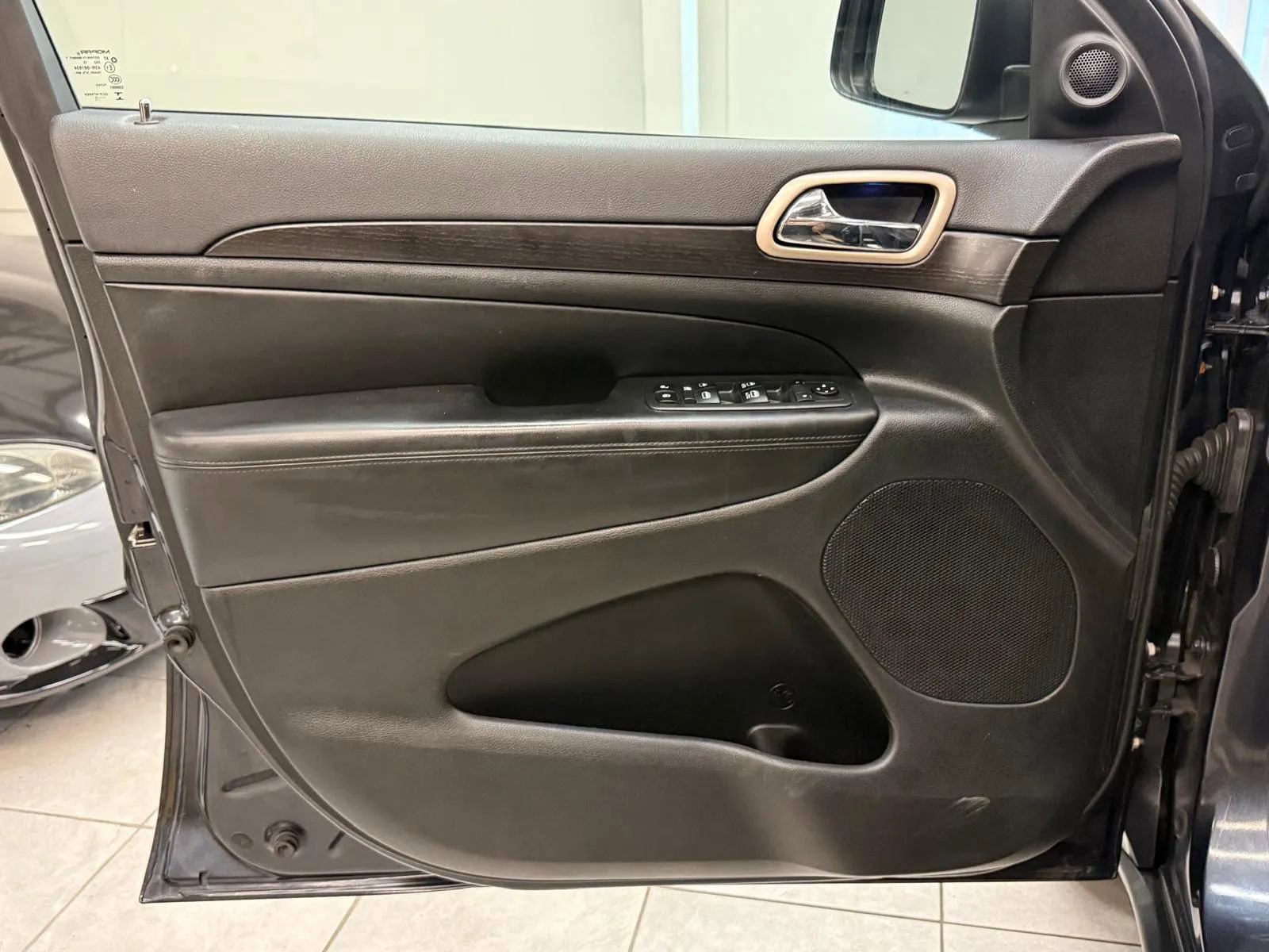 Used 2014 Jeep Grand Cherokee Laredo w/ Quick Order Package 23E image 21