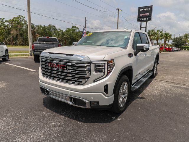 Used 2023 GMC Sierra 1500 Denali w/ Technology Package AWD/4WD image 3