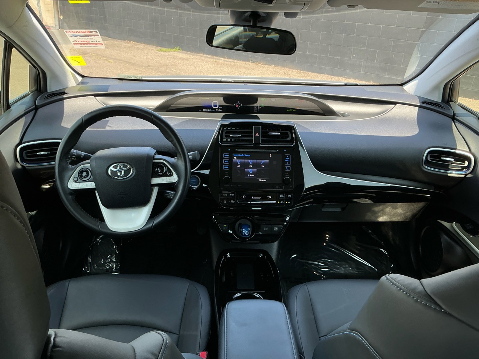 Used 2018 Toyota Prius Three Touring w/ Appearance Package FWD image 17