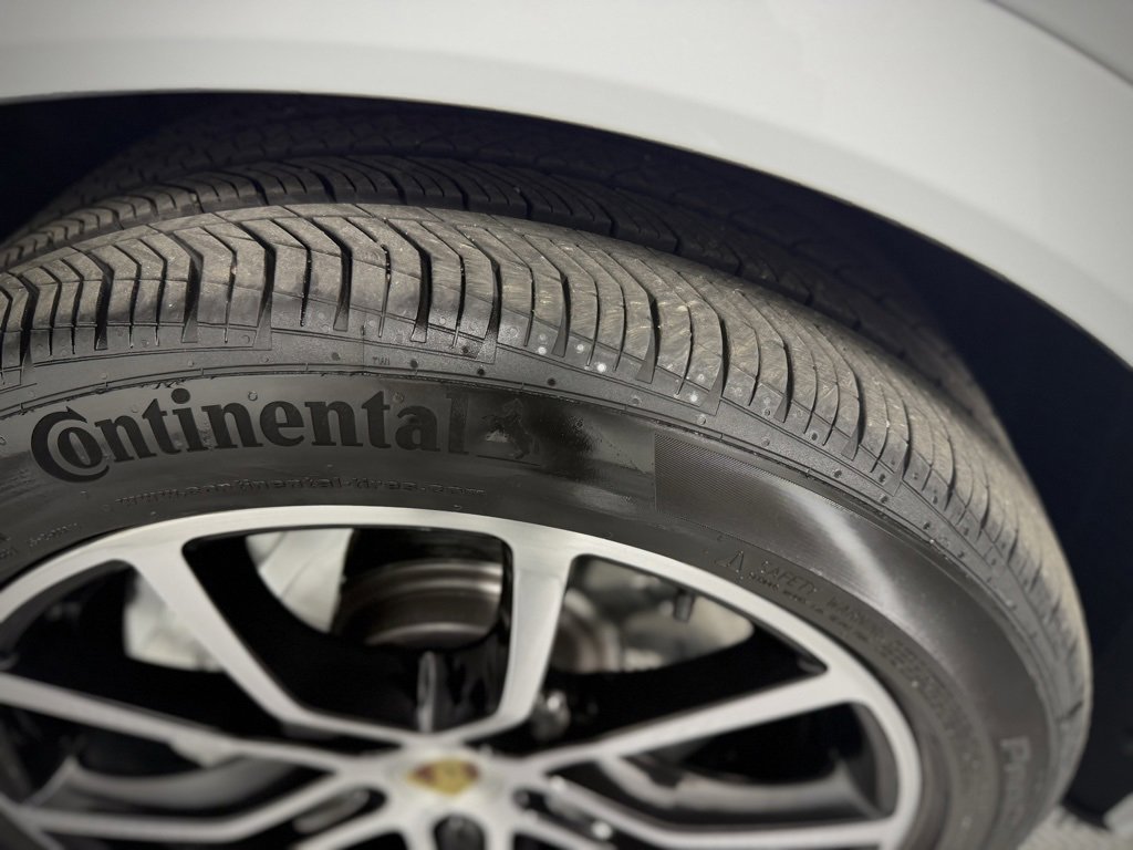 Used 2022 Porsche Cayenne Turbo image 20