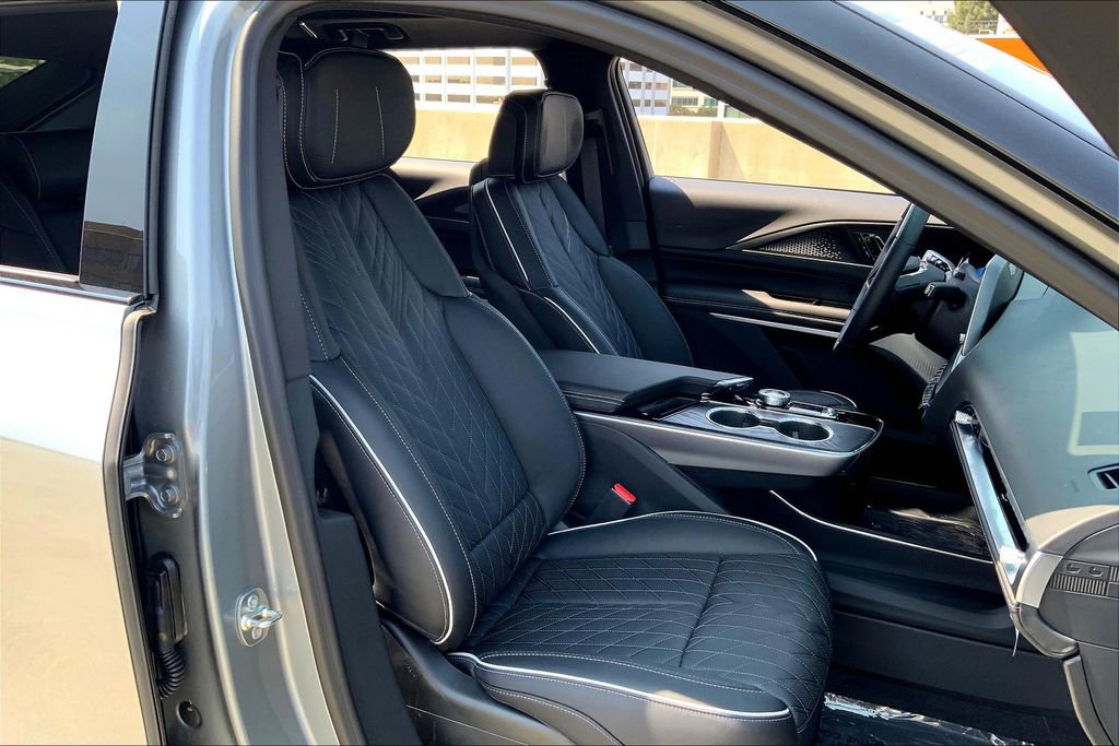 New 2026 Cadillac Lyriq V image 35