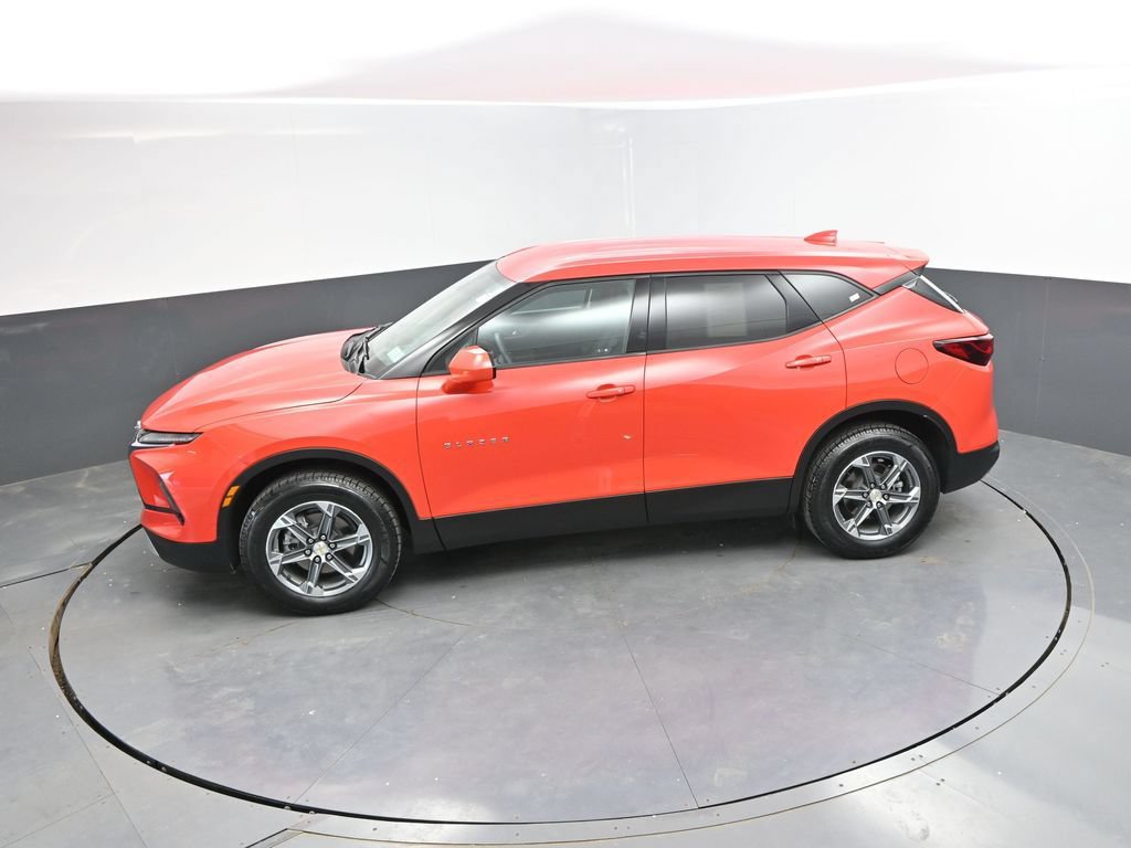 Used 2025 Chevrolet Blazer LT FWD image 26
