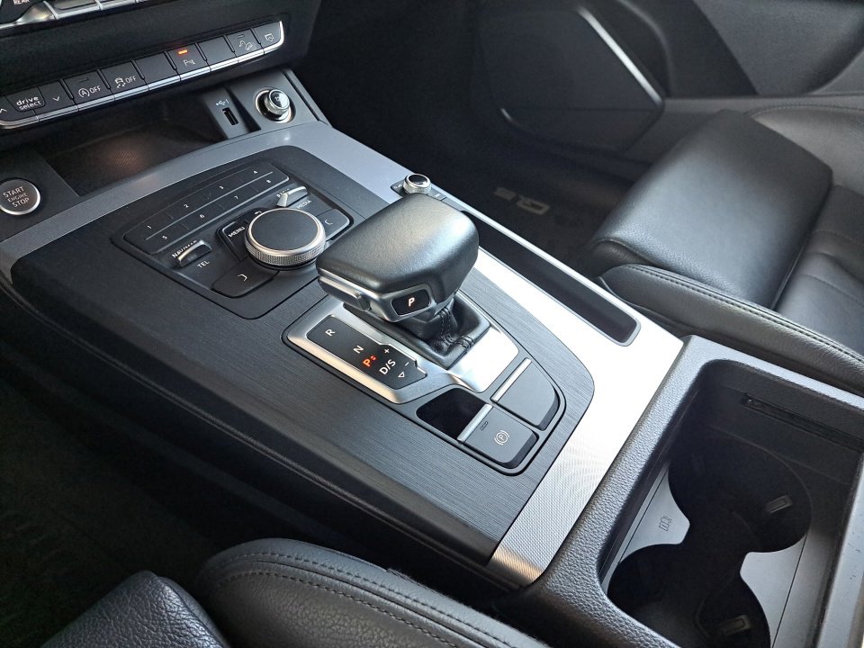 Used 2020 Audi Q5 2.0T Premium w/ Titanium Sport Package image 29