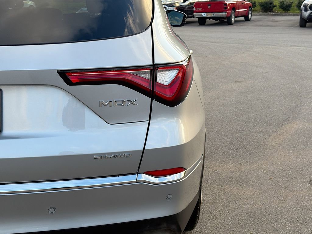 Used 2023 Acura MDX SH-AWD w/ Advance Package image 11
