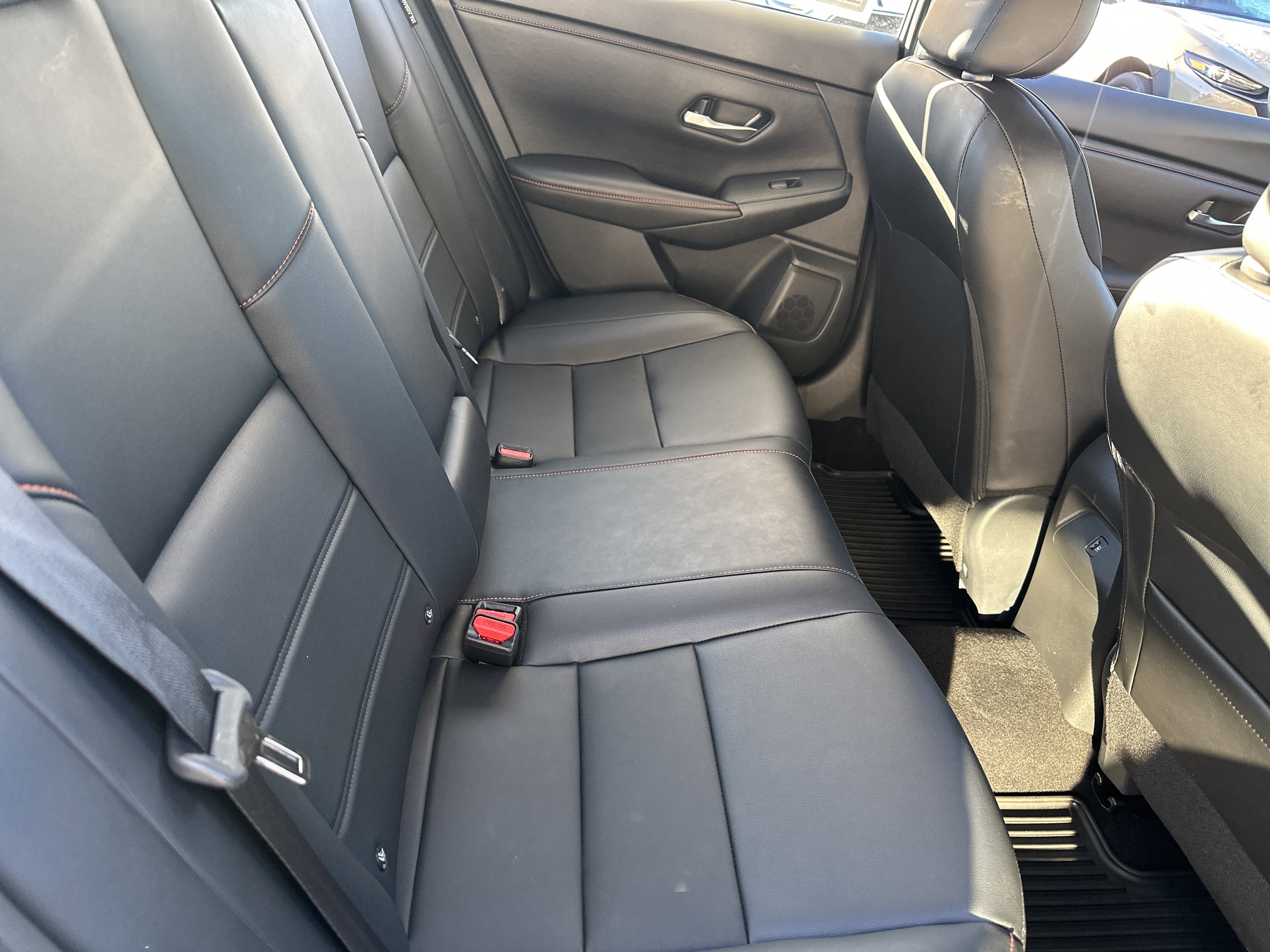 Used 2025 Nissan Sentra SR w/ SR Premium Package image 14